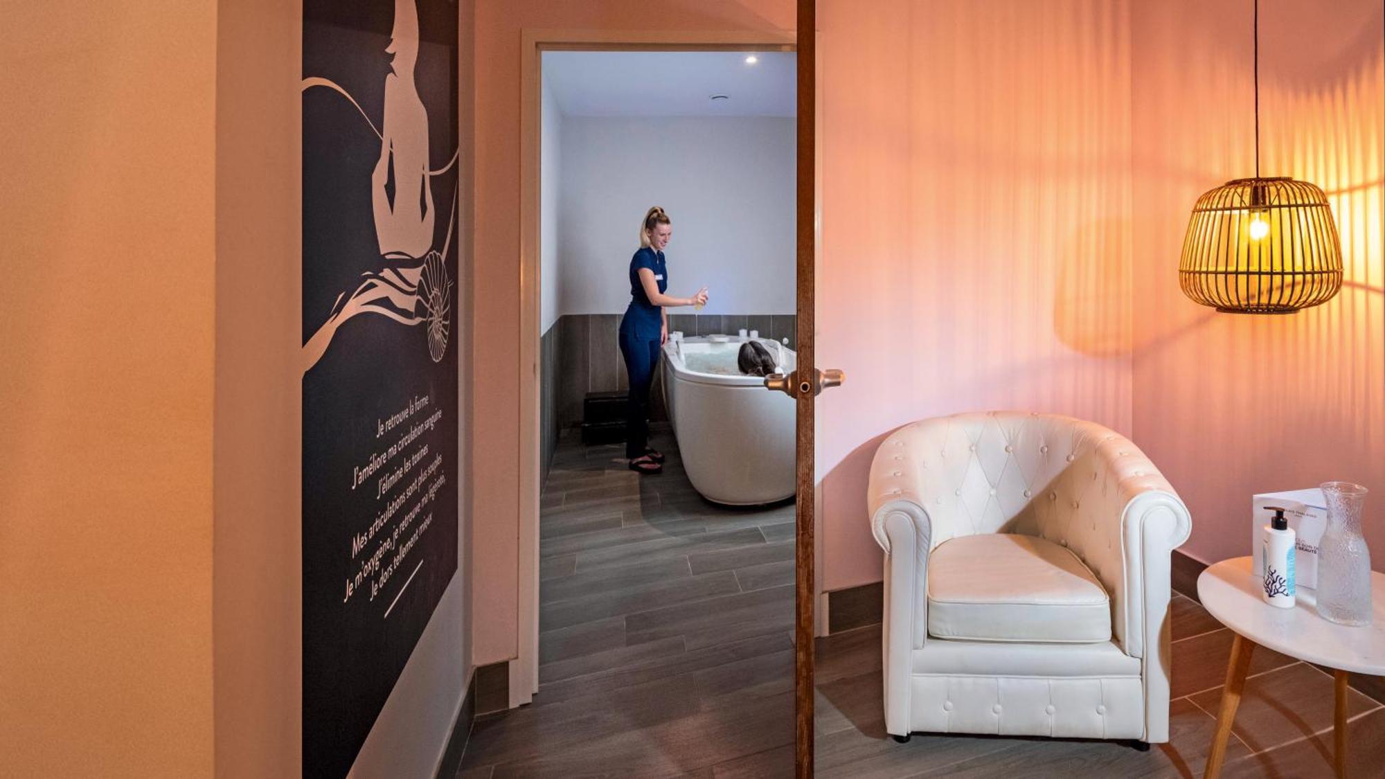 Hotel Kastel - Relais Thalasso & Spa Benodet Bagian luar foto